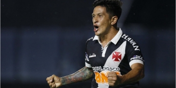 Após garantir a vitória do Vasco, Cano é chamado de ‘Máquina de Gols’ e pode ter título inédito