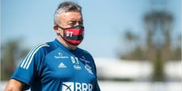 Domènec Torrent é acusado de levar o Flamengo a uma derrota vergonhosa, entenda a polêmica