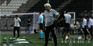 Torcida do Flamengo não perdoa o ex-técnico Jorge Jesus após o Benfica ser eliminado na Champions