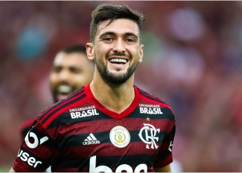Arrascaeta, jogador do Flamengo, tem Instagram invadido por torcedores e motivo surpreende