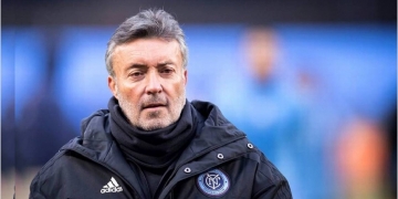 Domènec Torrent deve ser demitido do Flamengo? Grupo político exige saída do técnico