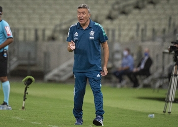 Dirigente diz que Domènec ficou louco depois de sofrer goleada na Libertadores