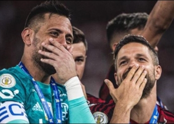 Diego não perdoa vacilo do Botafogo e faz piada