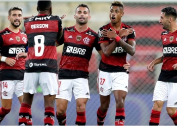 Benfica fatura mais de R$ 400 milhões e tenta levar craques do Flamengo