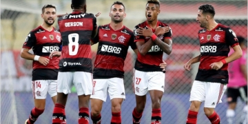 Benfica fatura mais de R$ 400 milhões e tenta levar craques do Flamengo
