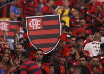 Flamengo recusa R$ 30 milhões por um de seus jogadores e divide a torcida