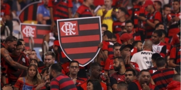 Flamengo recusa R$ 30 milhões por um de seus jogadores e divide a torcida