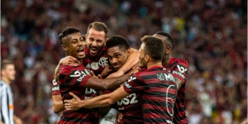 Vitinho, atacante do Flamengo, abre o jogo sobre críticas nas redes sociais e exige ‘respeito’