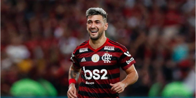 Arrascaeta já aparece como melhor meia do Campeonato Brasileiro e promete muito mais