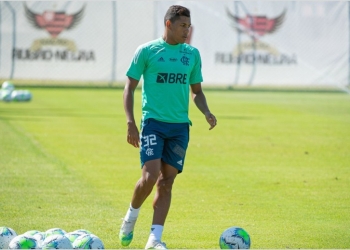 Pedro Rocha volta a treinar e pode voltar a ação para ajudar o Flamengo contra o Sport