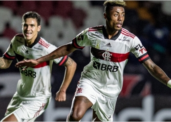 Vídeo: Vasco sai na frente, mas Flamengo vira; assista aos melhores momentos do jogo