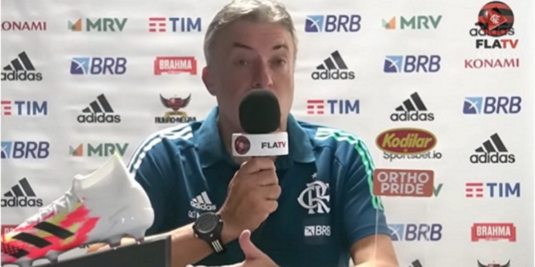 Após vitória do Flamengo, Domènec reconhece erros do time e revela o que pediu aos jogadores no intervalo