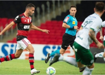 Thiago Maia usa as redes sociais para enviar recado à torcida do Flamengo, após vitória apertada