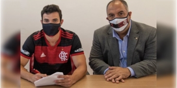 A multa rescisória de Daniel Cabral com o Flamengo é milionária, a mais alta das últimas renovações