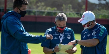 Flamengo liga o alerta com dois pendurados, mas tem jogador que poderá ter chance no profissional