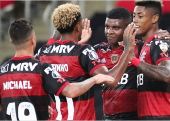 Flamengo vence com trio de atacantes brilhando no Maracanã, mas futuro é incerto