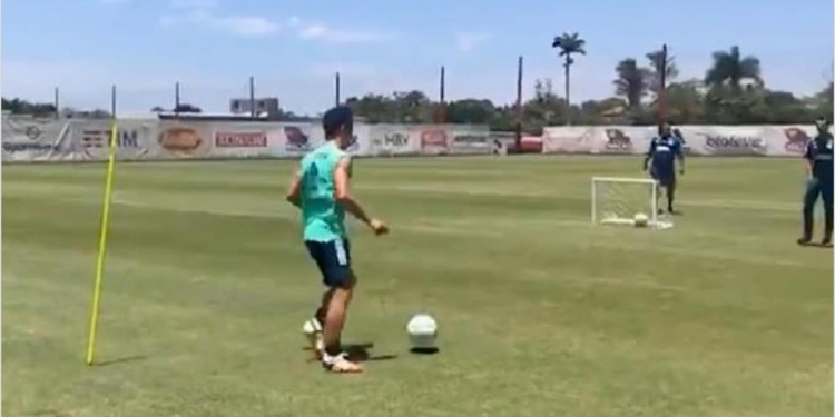 Rodrigo Caio comemora retorno ao treino com bola no Flamengo e faz desabafo emocionante