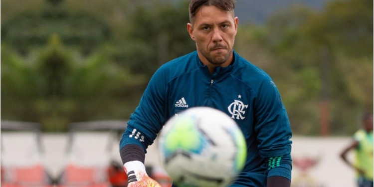 Financeiro do Flamengo primeiro quer uma revisão de valores para depois renovar com Diego Alves