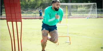 A situação de Rodrigo Caio, Arrascaeta, Gabigol e Diego no Flamengo; time joga neste domingo