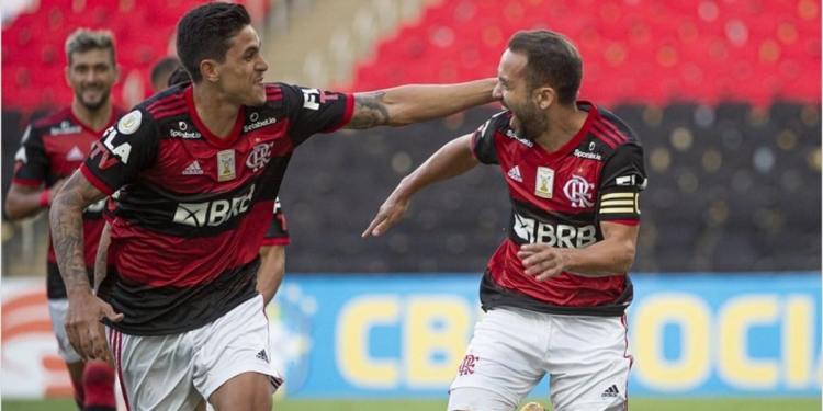 Votação popular coloca seis jogadores do Flamengo na seleção do primeiro turno