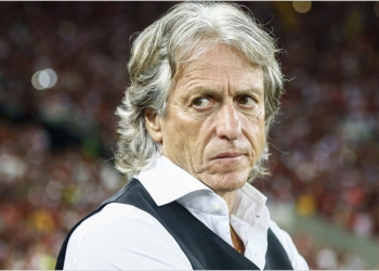 Jorge Jesus relembra quando comandou o Flamengo e critica futebol português: ‘Não acontece no Brasil’