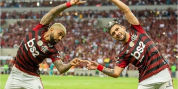 Gabigol e Arrascaeta já treinam em campo e poderão jogar contra o Atlético-MG