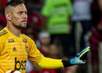 Flamengo pode trazer goleiro do futebol português para ocupar lugar de Diego Alves, caso ele saia