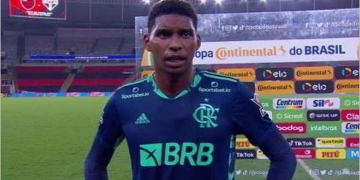 Hugo Souza não se esconde após vacilo que levou à derrota do Flamengo e assume responsabilidade