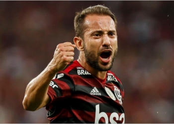 Jogador do Flamengo assume o lugar de Neymar na Seleção Brasileira e entra em campo hoje
