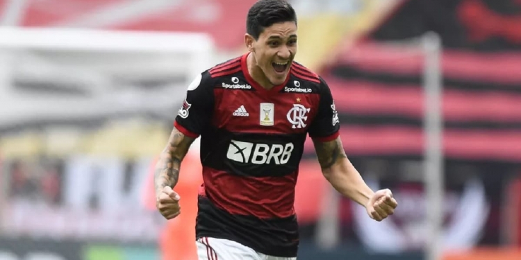Flamengo tenta negociar a compra de Pedro em seis parcelas; retorno para a Itália está sendo ventilado