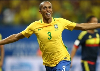 Miranda, alvo do Flamengo no ano passado, poderá retornar ao Brasil
