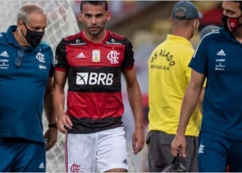 Thiago Maia pode ficar fora do Flamengo por seis meses devido a uma lesão de ligamento
