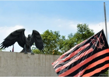 Falta de bom senso: Flamengo se pronuncia sobre Lincoln e Neneca em noitada