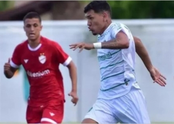 Flamengo contrata centroavante de 19 anos, visto como uma das grandes promessas do futebol