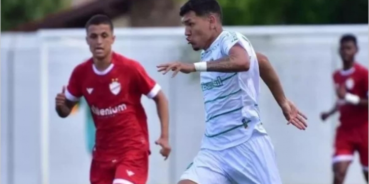 Flamengo contrata centroavante de 19 anos, visto como uma das grandes promessas do futebol