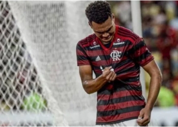 Após ser chamado por Ceni, Rodrigo Muniz mostra empolgação em atualização nas redes sociais
