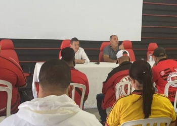 Diretoria do Flamengo marca reunião de urgência com líderes de torcidas organizadas após hostilidades