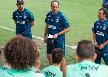 Lista de jogadores que devem deixar o Flamengo o mais rápido possível, segundo comentaristas