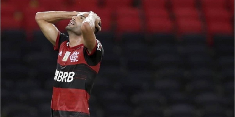 Triste notícia para o Flamengo: Thiago Maia passará por cirurgia no joelho e não joga mais este ano