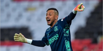 Diego Alves dá bronca em Léo Pereira durante jogo do Flamengo e vídeo viraliza nas redes sociais