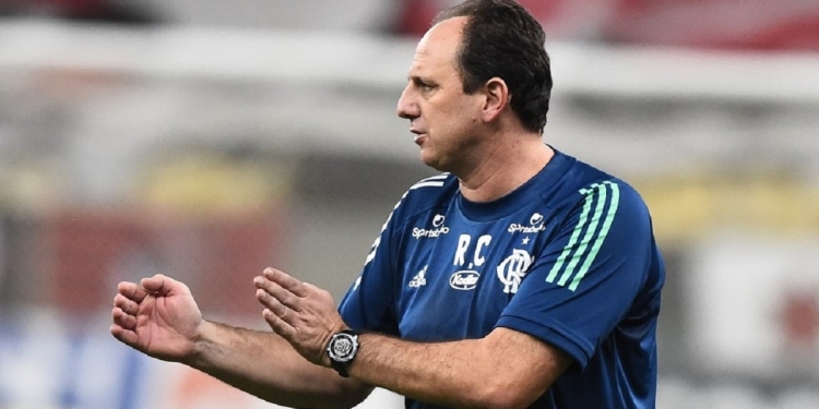 Rogério Ceni comemora primeira vitória pelo Flamengo, mas cita problemas técnicos que enxergou
