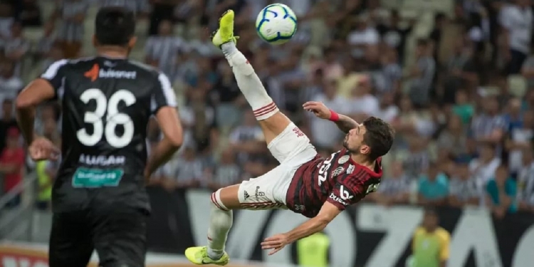 Arrascaeta concorre ao Prêmio Puskás por golaço de bicicleta; como votar no craque do Flamengo pela Fifa