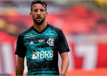 Isla poderá ser escalado para jogo contra o Racing, já que exame não detectou lesão