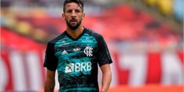Isla poderá ser escalado para jogo contra o Racing, já que exame não detectou lesão