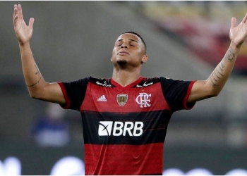 Conmebol denuncia Thuler e Natan do Flamengo após expulsão no jogo contra o Racing