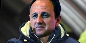 Rogério Ceni perde mais um jogador; meio-campista é vetado e pode ser baixa para o Flamengo diante do Racing