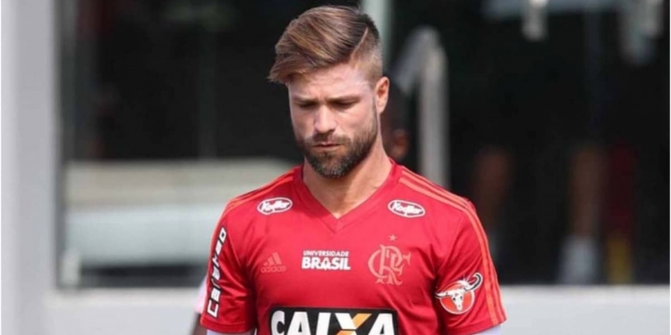 Diego não treina e é dúvida para a partida do Flamengo contra o Racing pela Libertadores