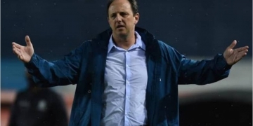 Rogério Ceni fica assustado com problema que continua acontecendo no Flamengo e teme o pior