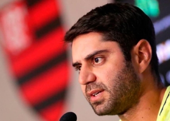Titular do Flamengo passa por cirurgia; decisão pelo procedimento passou por discussões com o clube cedente