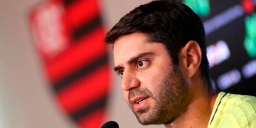 Titular do Flamengo passa por cirurgia; decisão pelo procedimento passou por discussões com o clube cedente